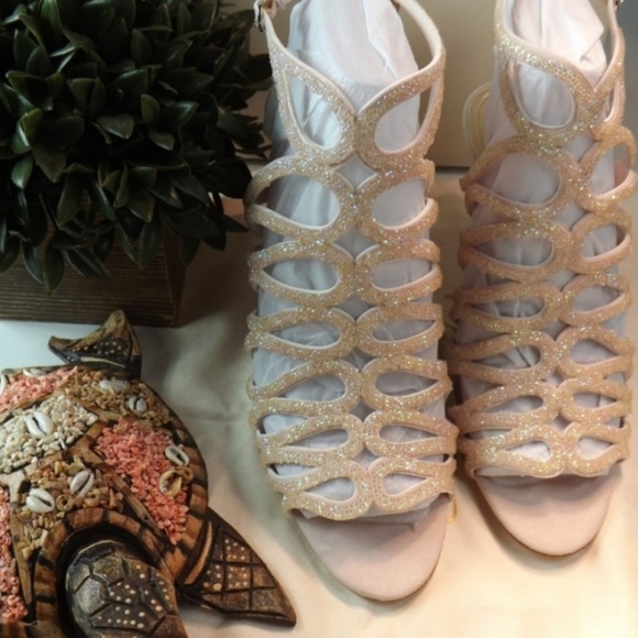 Imagine Vince Camuto Women's size 9.5M Heels New - Picture 1 of 7